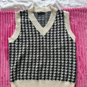 SHEIN Black and Cream V-Neck Sweater